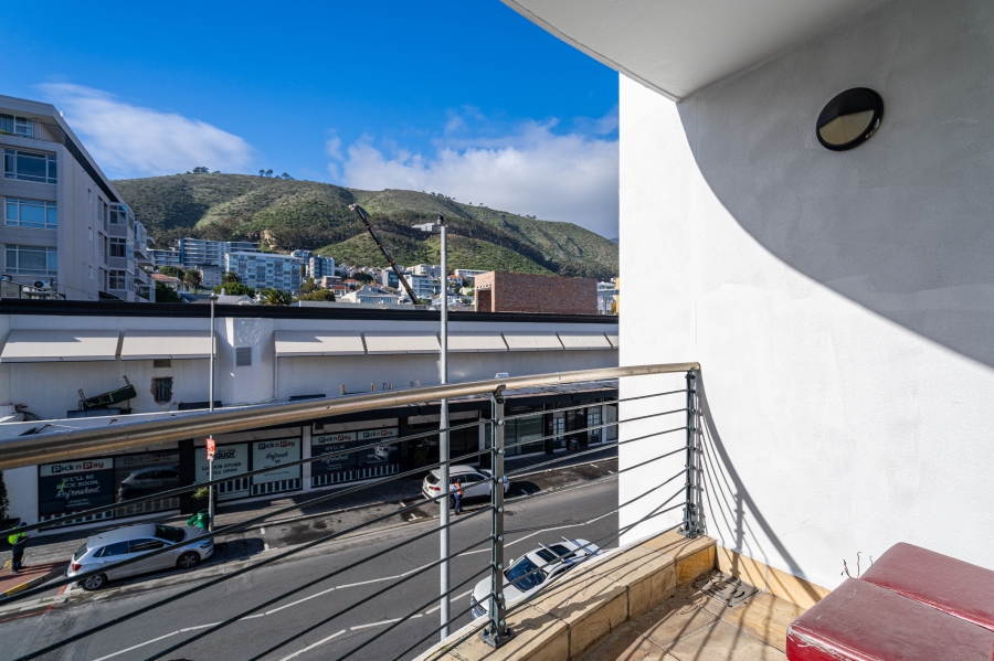 2 Bedroom Property for Sale in Sea Point Western Cape